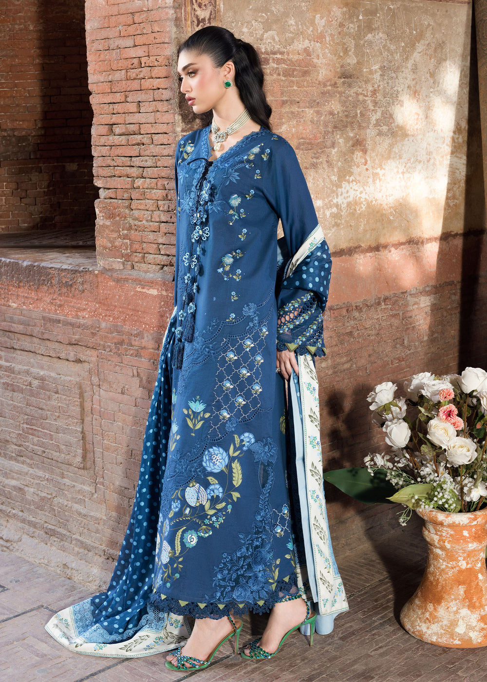 Saira Shakira | Bloom Lawn | LILY 1A, image 2