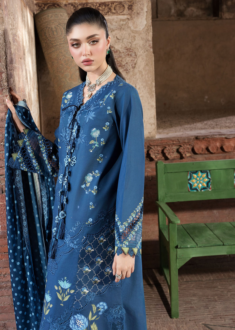Saira Shakira | Bloom Lawn | LILY 1A, image 4