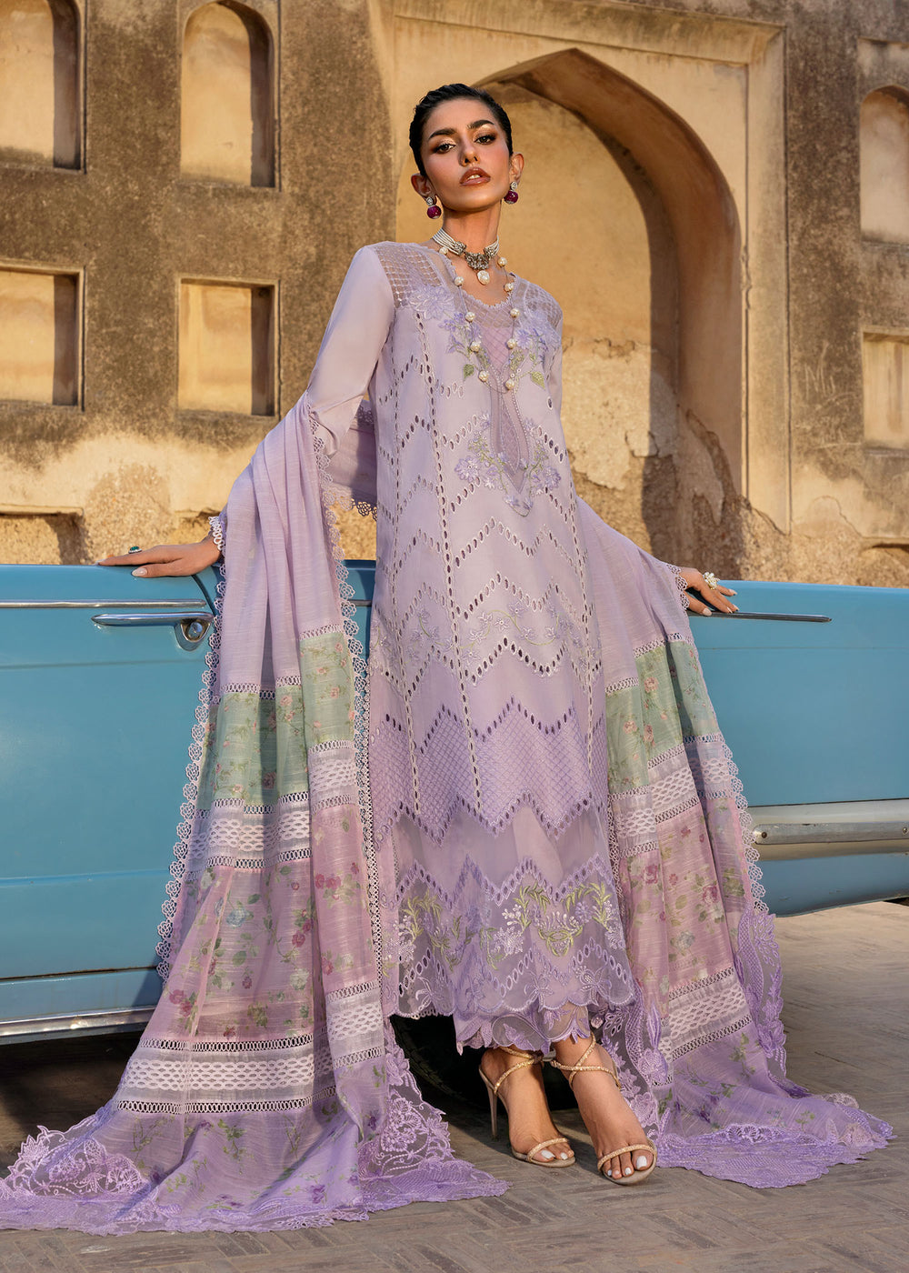 Saira Shakira | Bloom Lawn | AMBRE 1A, image 3