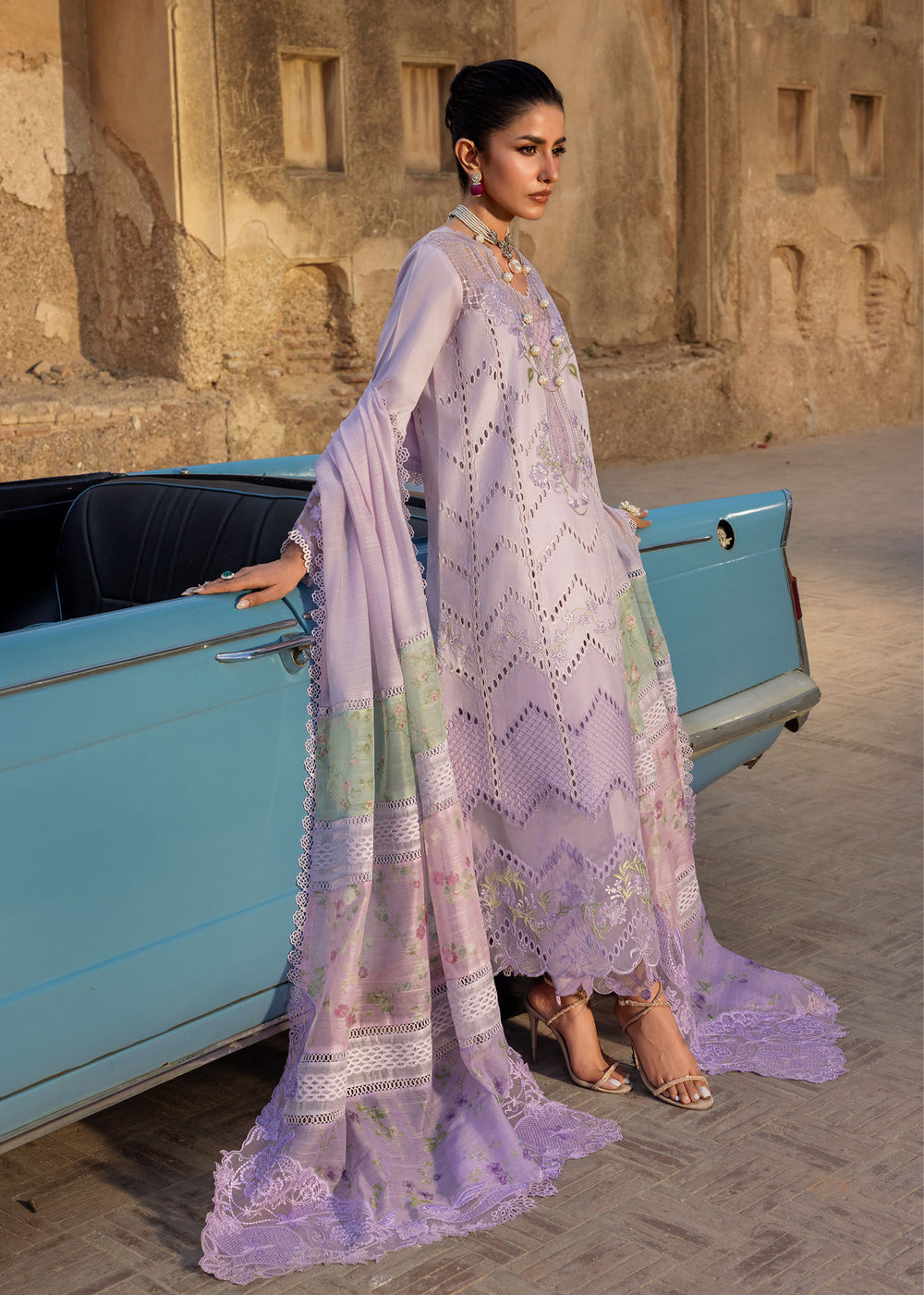 Saira Shakira | Bloom Lawn | AMBRE 1A, image 2