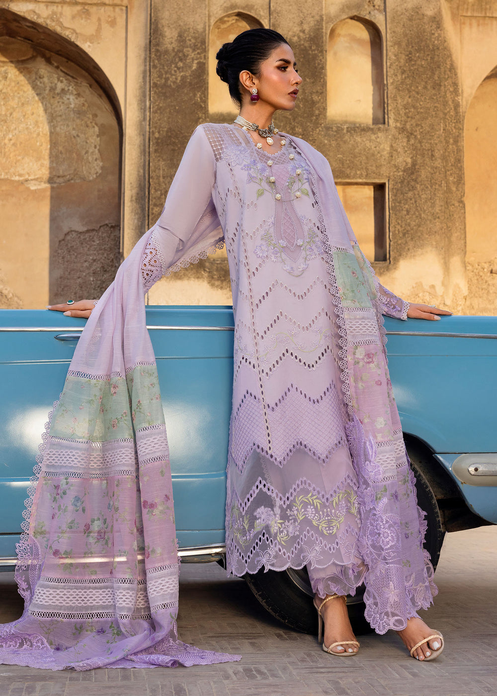 Saira Shakira | Bloom Lawn | AMBRE 1A, image 4