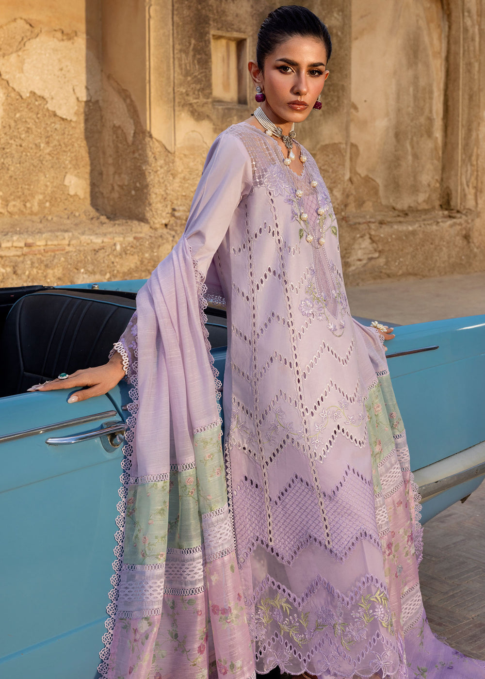 Saira Shakira | Bloom Lawn | AMBRE 1A, image 5