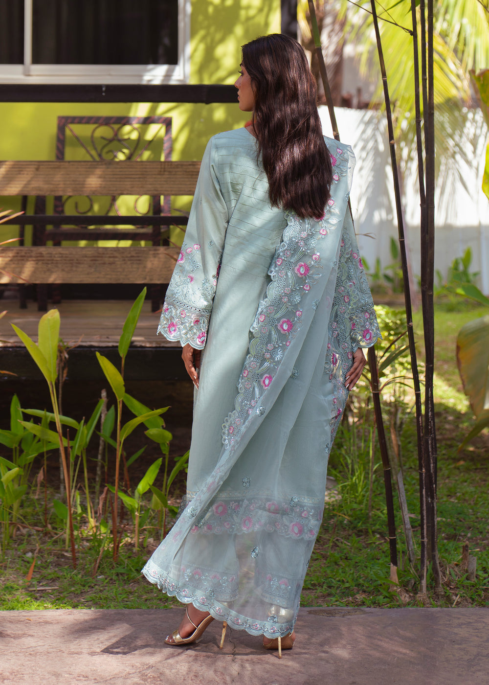 Haseens | Raha Pret | Almas, image 2
