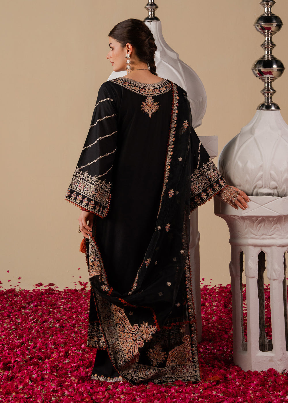 Haseens | Zahia Formal | Nagma, image 2