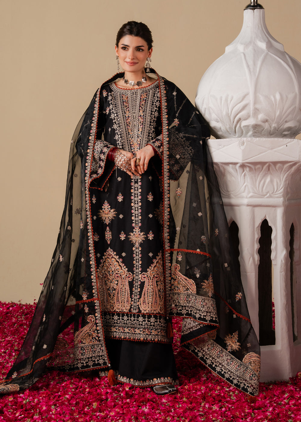 Haseens | Zahia Formal | Nagma, image 3