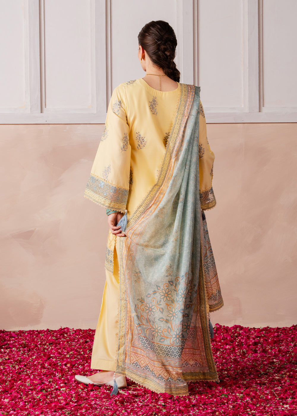 Haseens | Zahia Formal |Maham, image 2