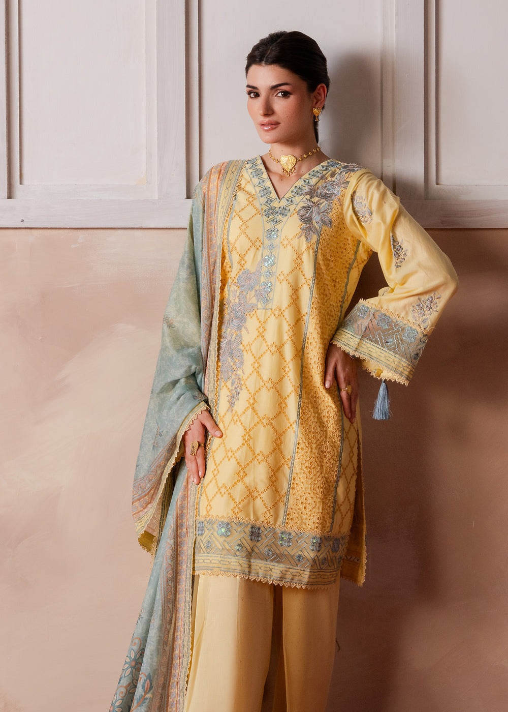 Haseens | Zahia Formal |Maham, image 3