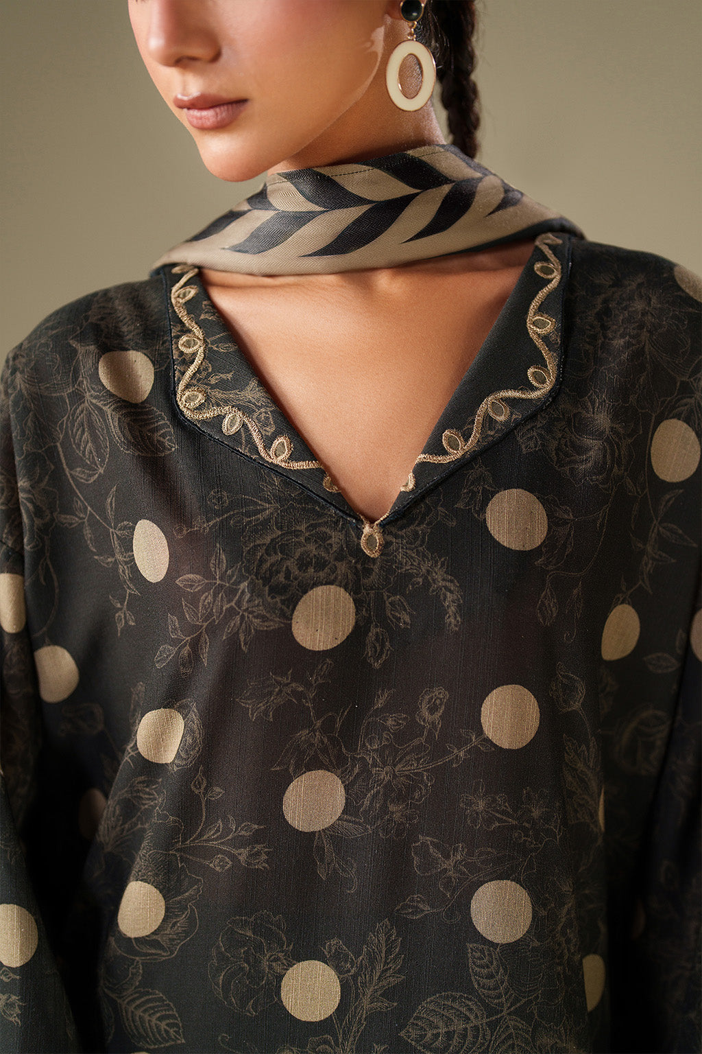 Iznik | Winter Chapter 25 | UE-571 Printed Khaddar, image 6