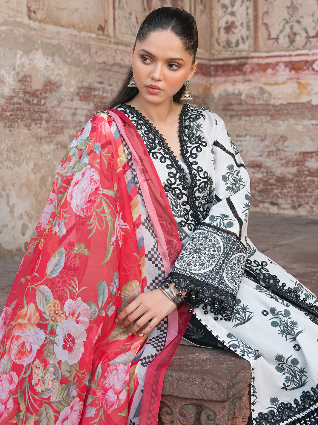 Bin Ilyas | Naqsh Naaz Luxury Lawn 25 | 2082 - A -  Bin Ilyas Ladies Clothes - Original Designer Dress - House of Maryam