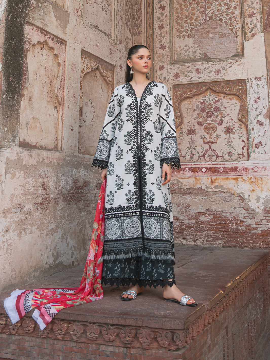 Bin Ilyas | Naqsh Naaz Luxury Lawn 25 | 2082 - A -  Bin Ilyas Ladies Clothes - Original Designer Dress - House of Maryam