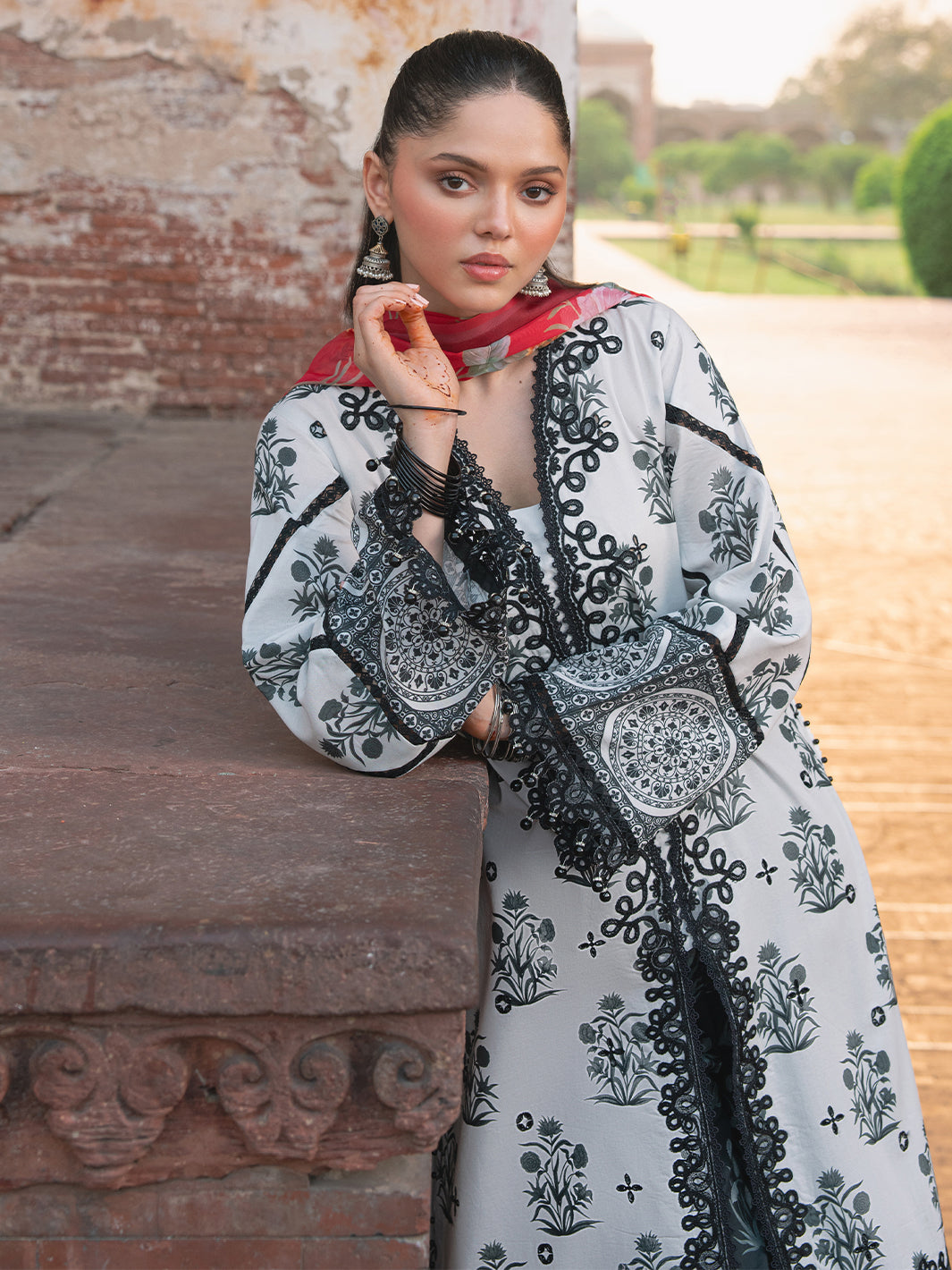 Bin Ilyas | Naqsh Naaz Luxury Lawn 25 | 2082 - A -  Bin Ilyas Ladies Clothes - Original Designer Dress - House of Maryam