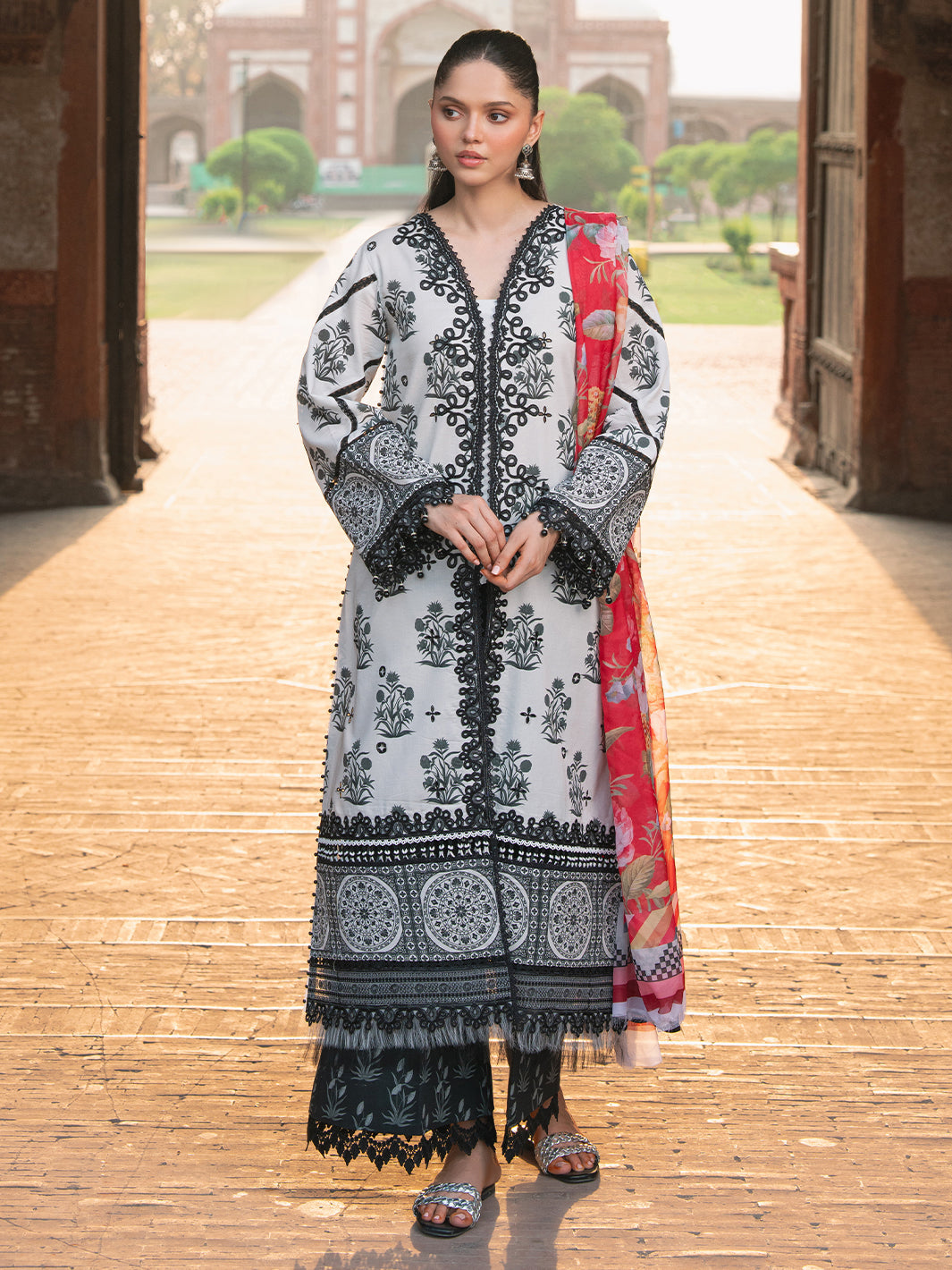 Bin Ilyas | Naqsh Naaz Luxury Lawn 25 | 2082 - A -  Bin Ilyas Ladies Clothes - Original Designer Dress - House of Maryam