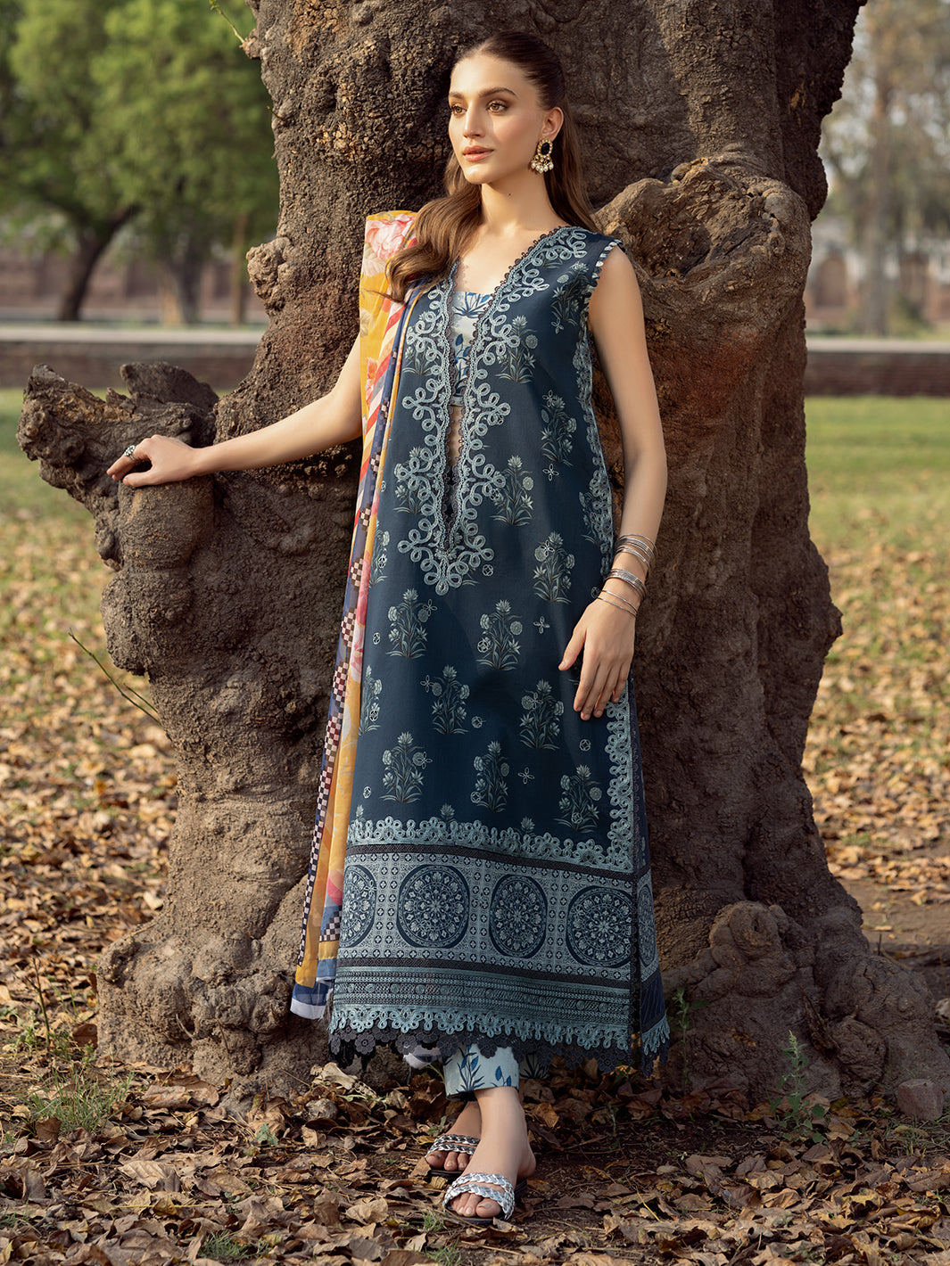 Bin Ilyas | Naqsh Naaz Luxury Lawn 25 | 2082 - B -  Bin Ilyas Ladies Clothes - Original Designer Dress - House of Maryam