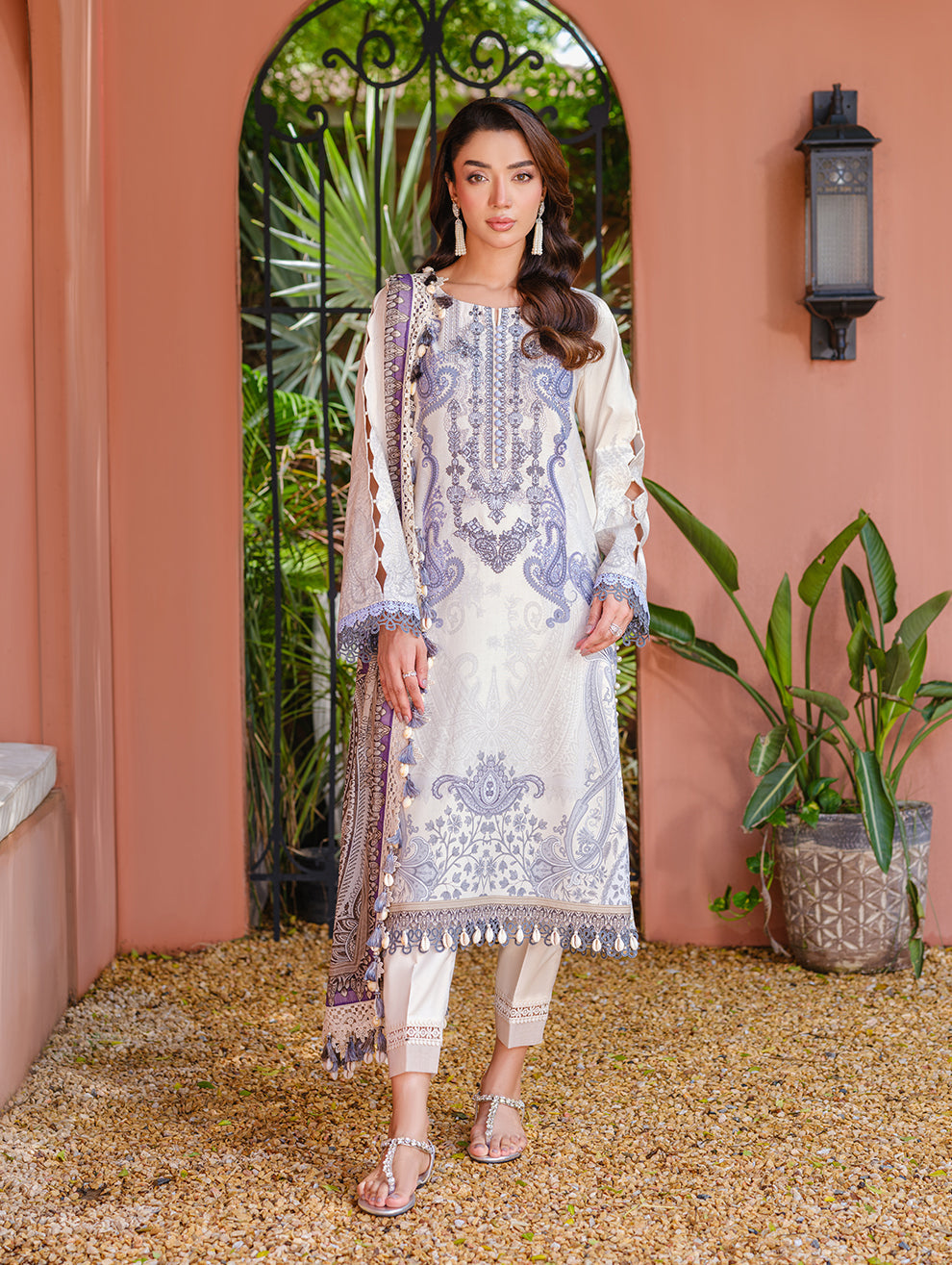 Jade | Cambric 25 | URBANE EMBROIDERED CAMBRIC 25 IV