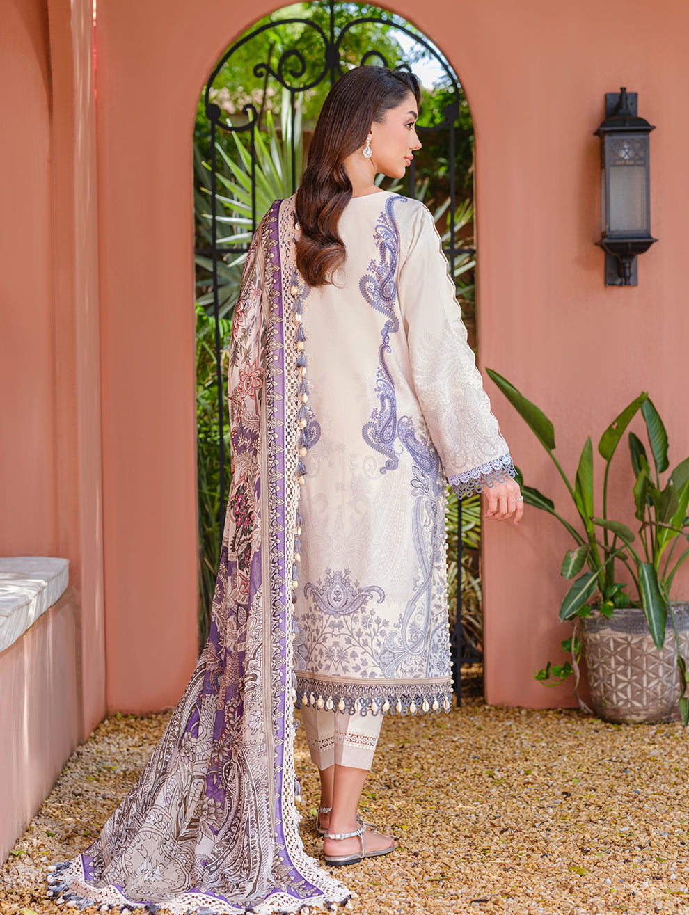 Jade | Cambric 25 | URBANE EMBROIDERED CAMBRIC 25 IV, image 2