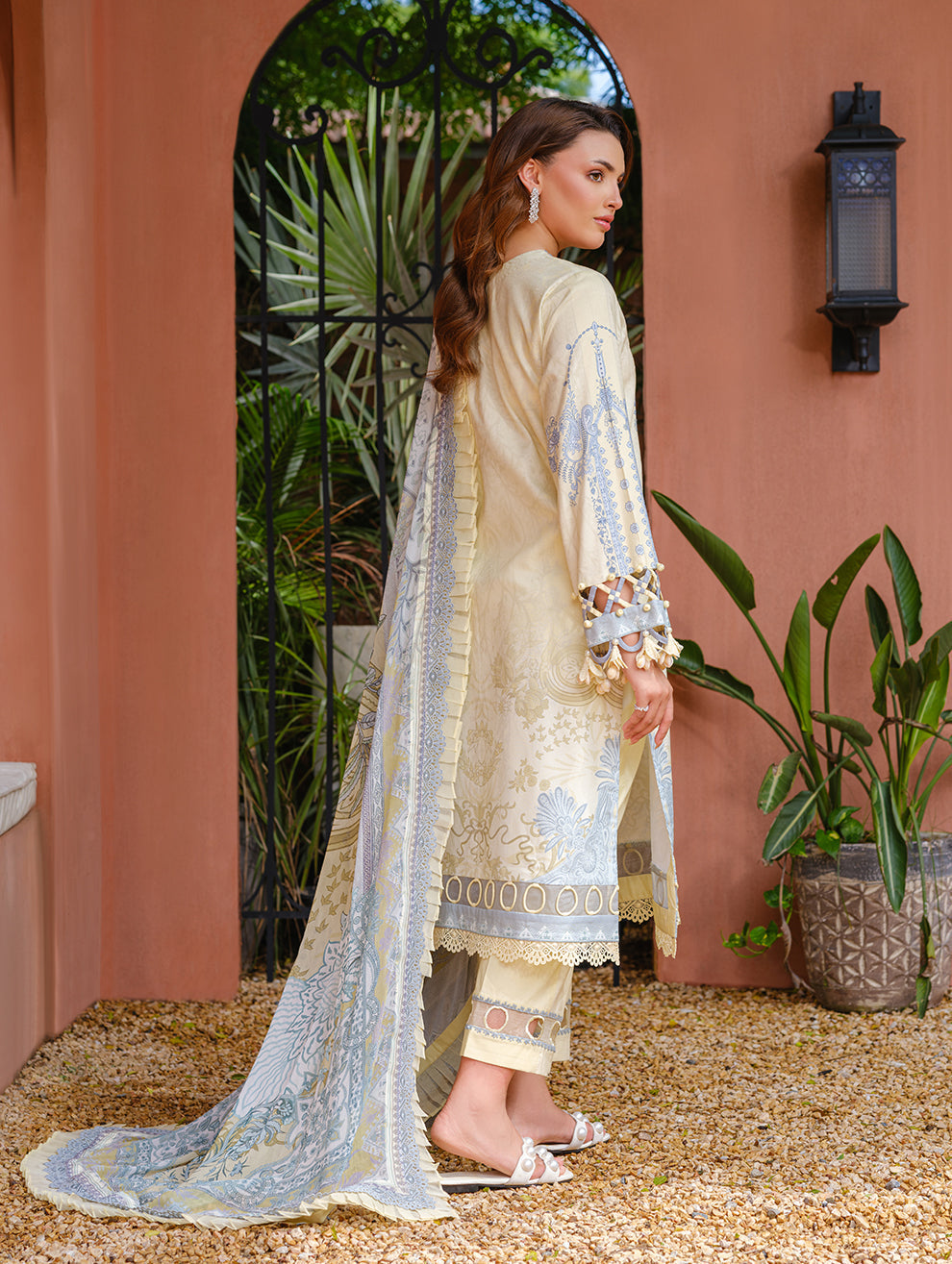 Jade | Cambric 25 | URBANE EMBROIDERED CAMBRIC 25 T, image 2