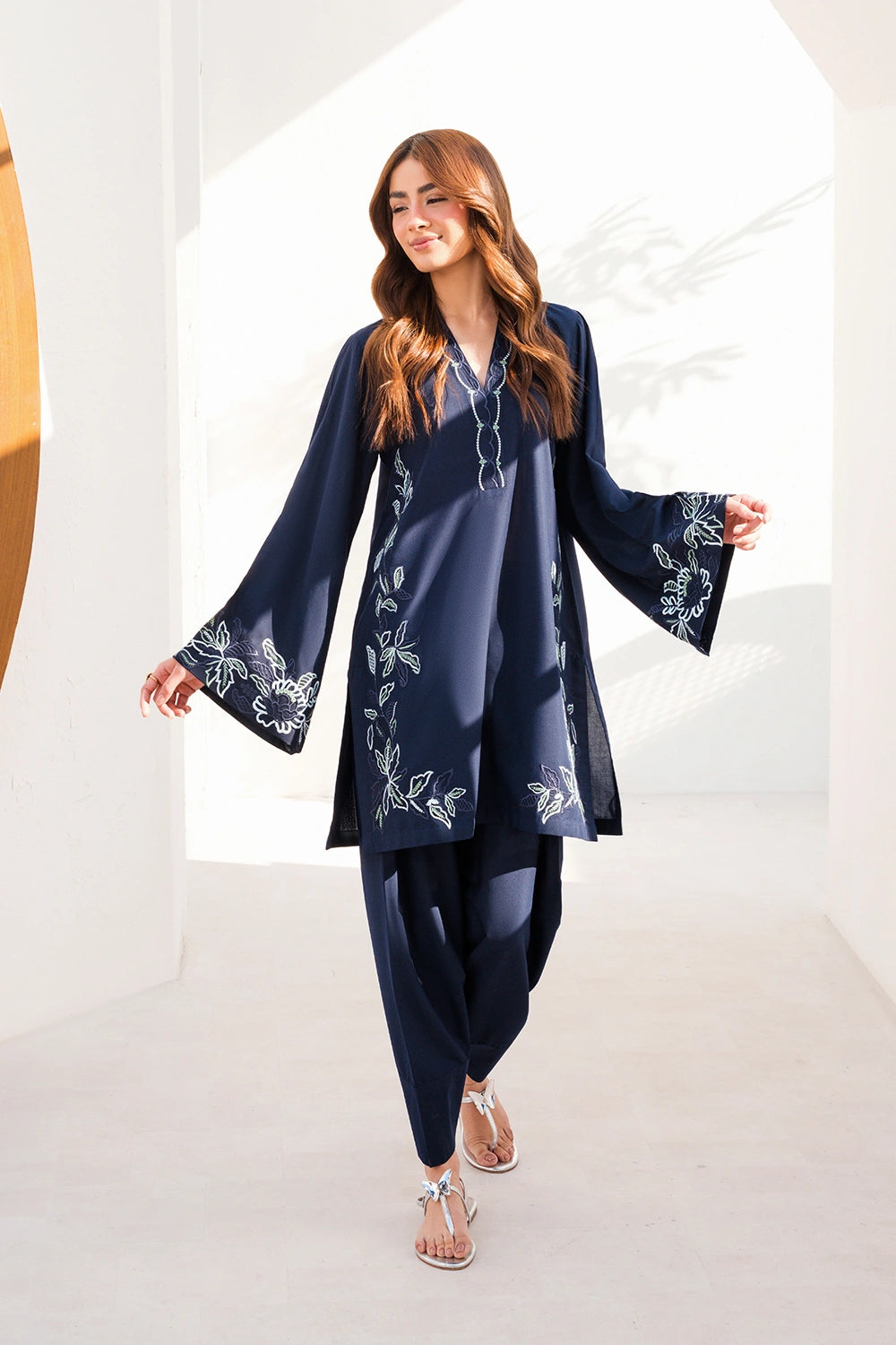 Azure | Chic Essentials | Ink Drip, image 3
