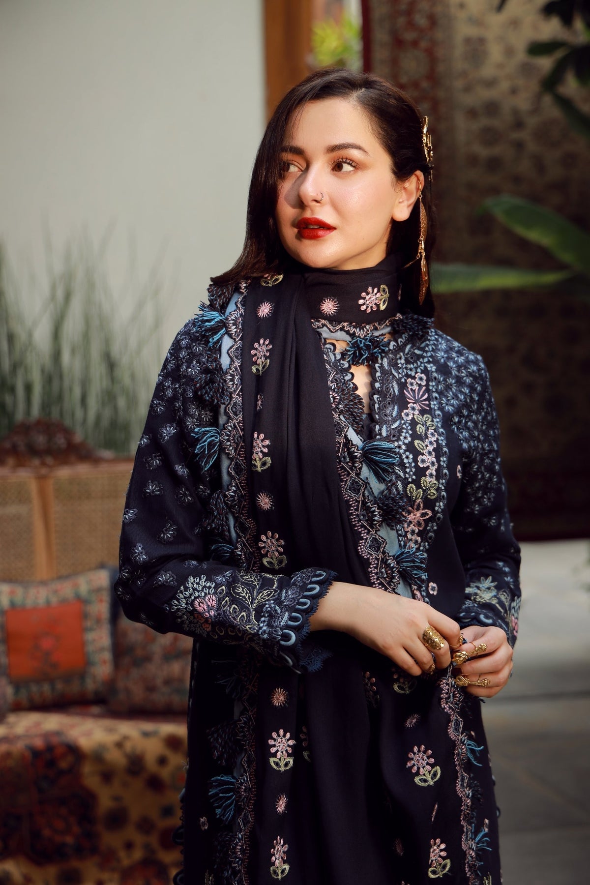 Maryam Hussain | Winter Shawl 25 | Roohi, image 3