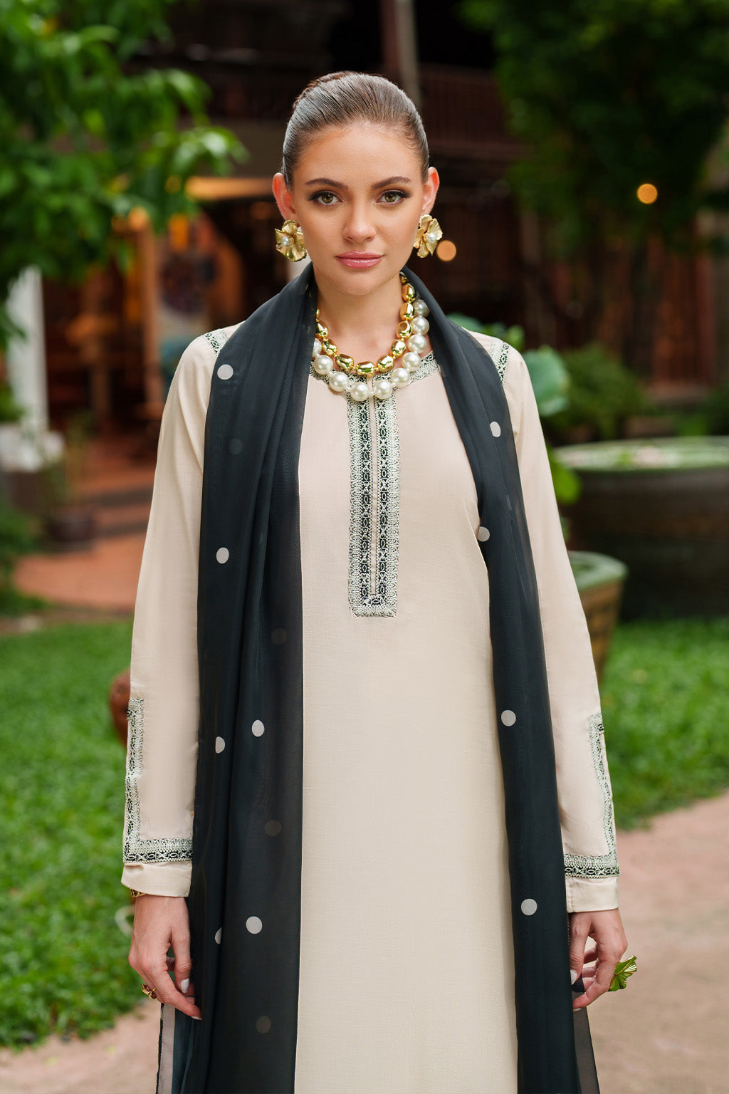 Iznik | lawn 26 | UE-515, image 4