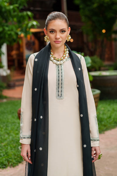 Iznik | lawn 26 | UE-515