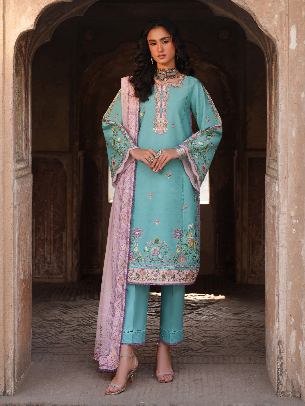Binilyas | Suroor Eid Pret 26 | 247-A-1