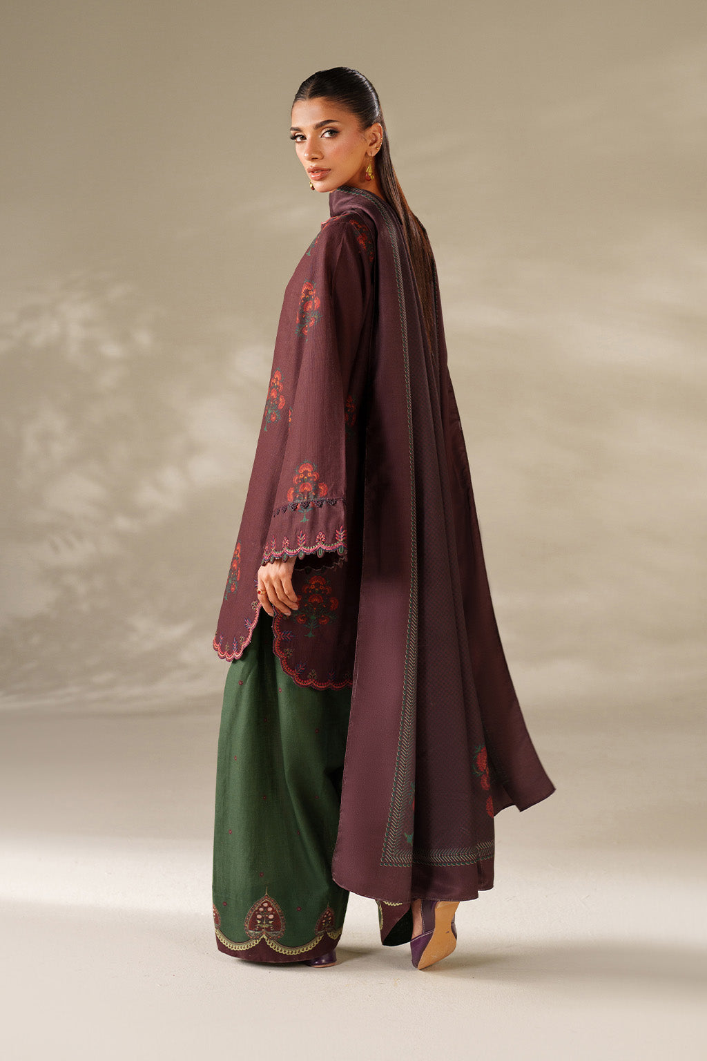 Iznik | Winter Chapter 25 | UE-562 Printed Khaddar, image 3