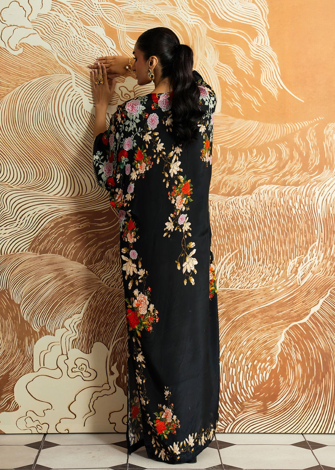 Mahgul | Whispers of Silk | Onyx Garden