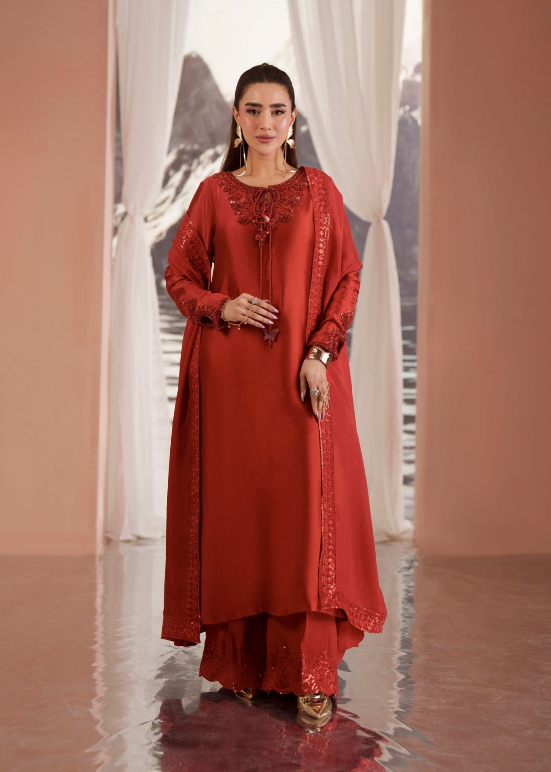 Mehak Yaqoob | Enchante Luxe Edit | Rosin