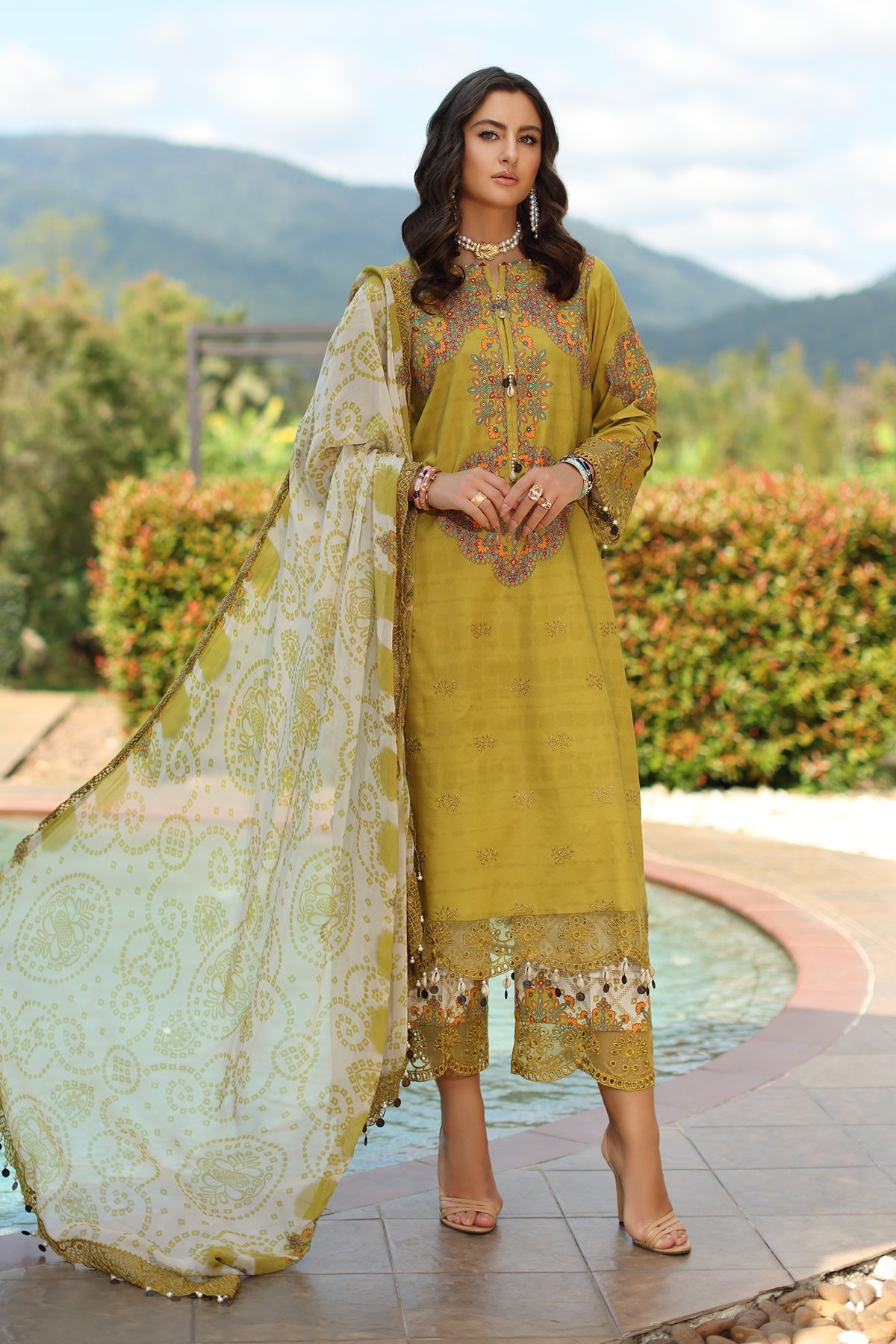 Charizma | Aniq Lawn | AN6-01-1