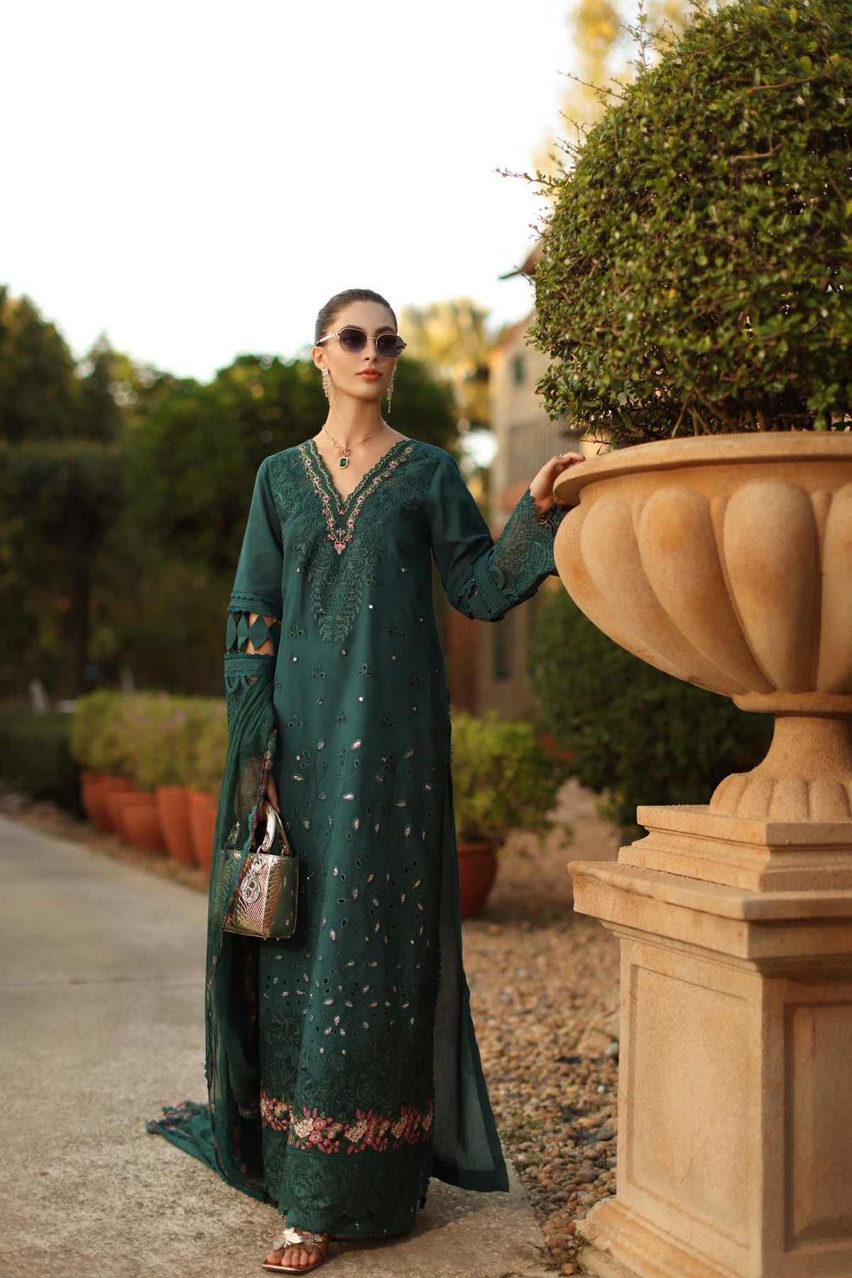 Saadia Asad | Luxury Eid Schiffli Laserkari 26 |D6 - B - Zelina, image 3