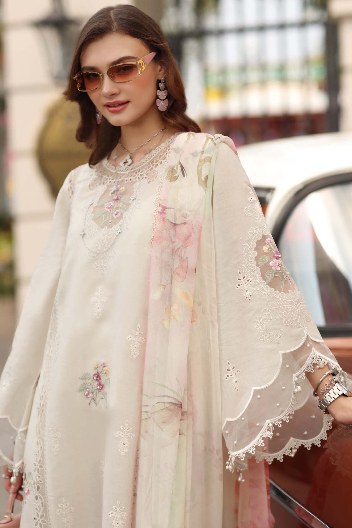 Noor by Saadia Asad | Eid Luxe Chikankari 26 | D2 - Pearl Ivory, image 3