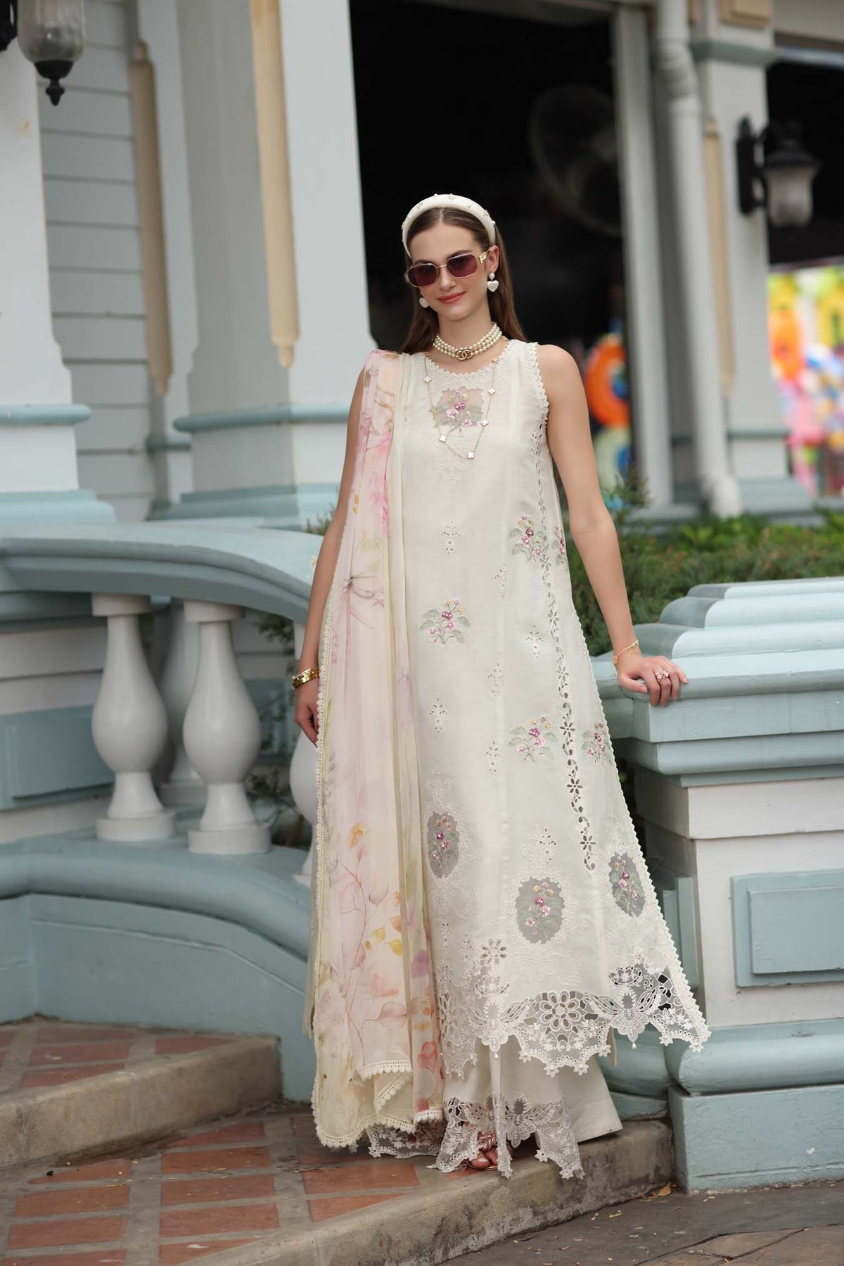 Noor by Saadia Asad | Eid Luxe Chikankari 26 | D2 - Pearl Ivory, image 5