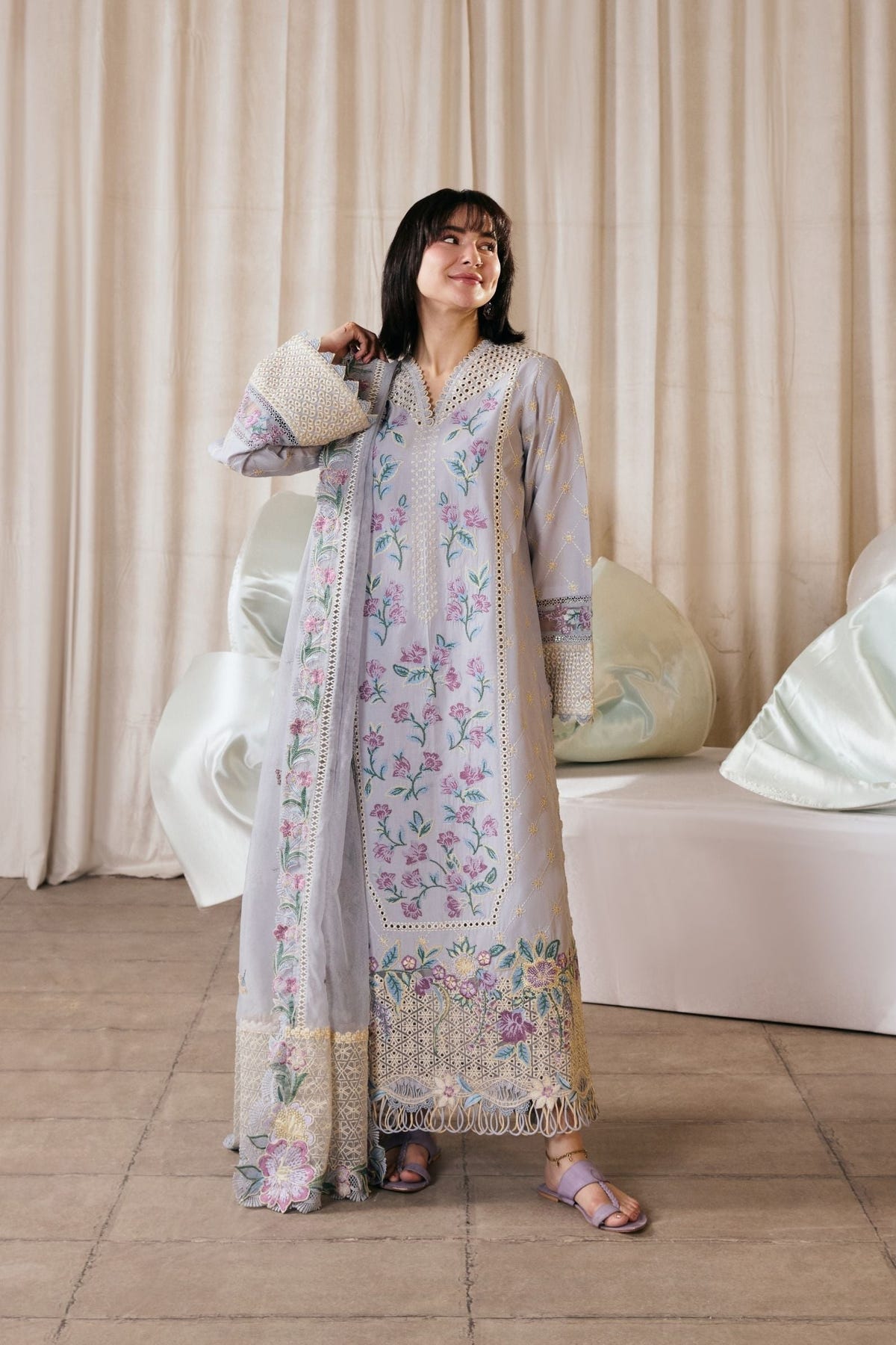 Maryam Hussain | Luxury Lawn 26 Vol 2 | Pari