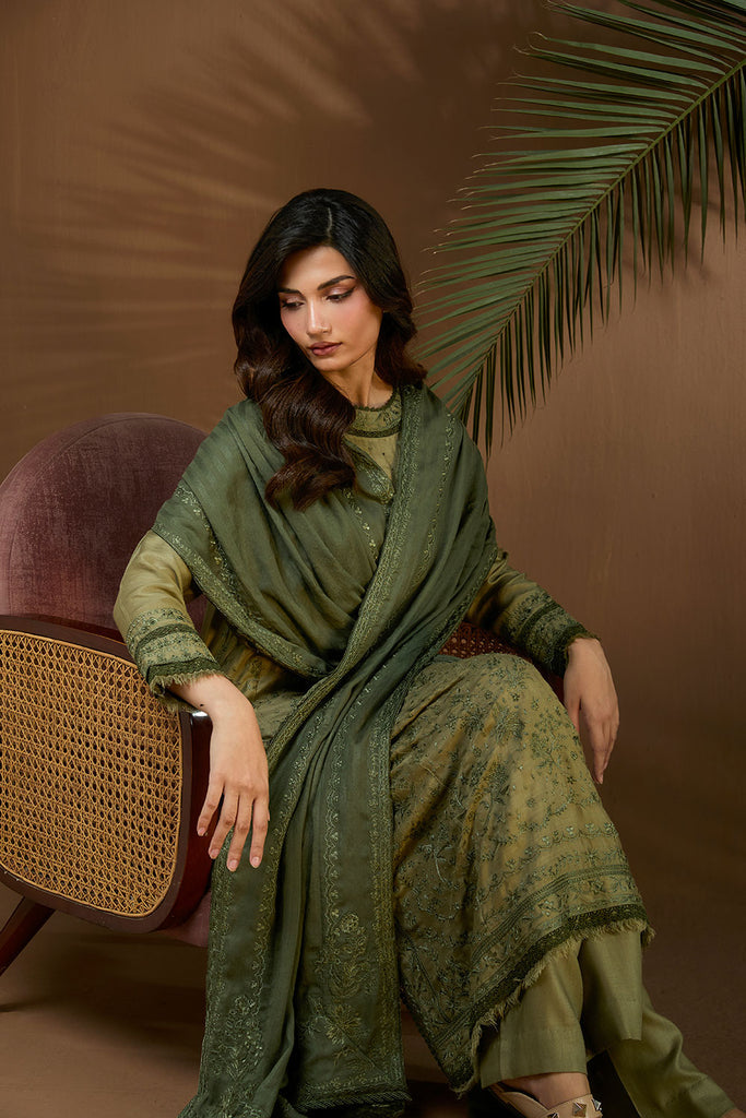 Sobia Nazir | Winter Shawl 25 | Design 2A, image 4