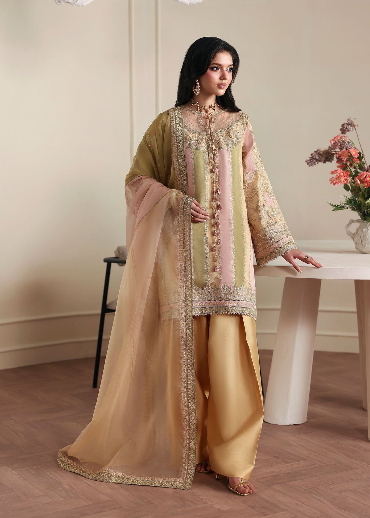 Kanwal Malik | Rea Luxury Pret 26 | Bareeha, image 2