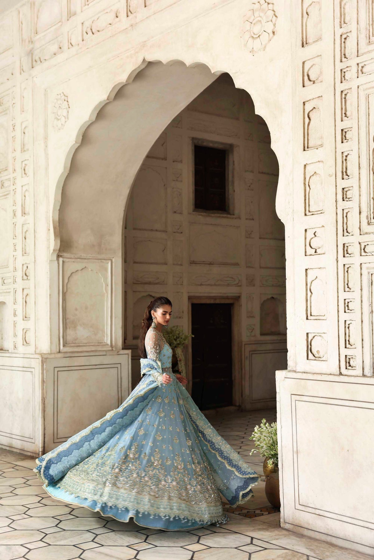 Akbar Aslam Rumul net lehenga choli, photo 6