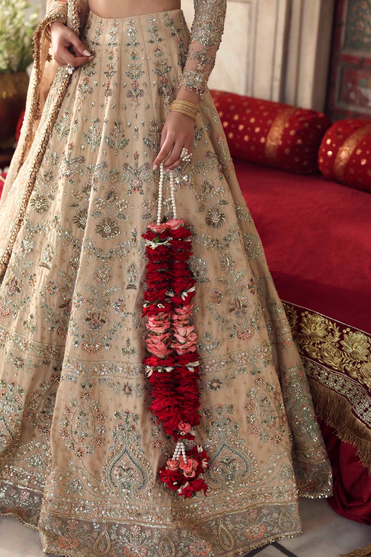 Akbar Aslam Nuraan net formal maxi, photo 7