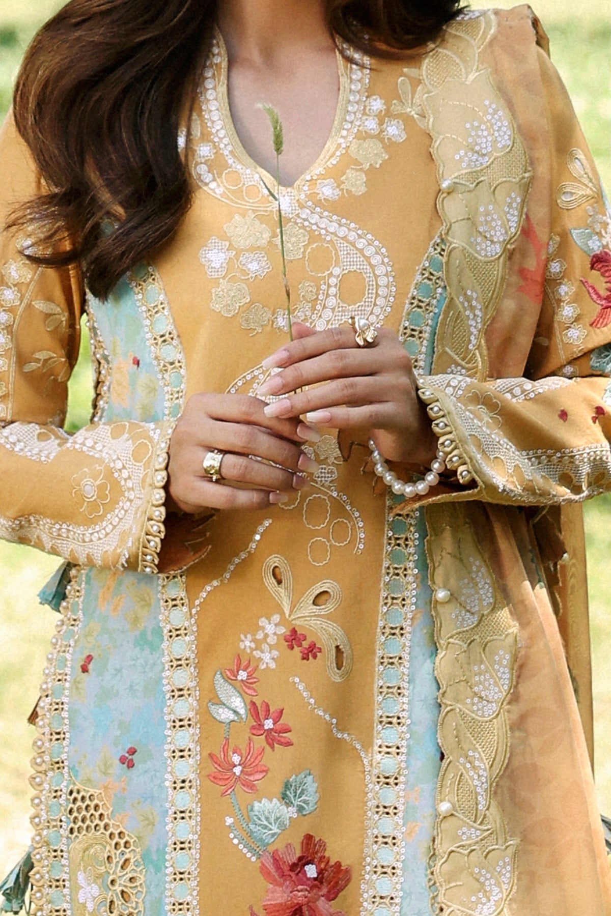 Afrozeh Leial mustard embroidered lawn suit, photo 4