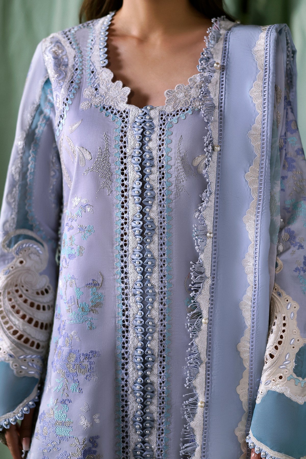 Afrozeh | A Lawn 26 | CHLORIS-4