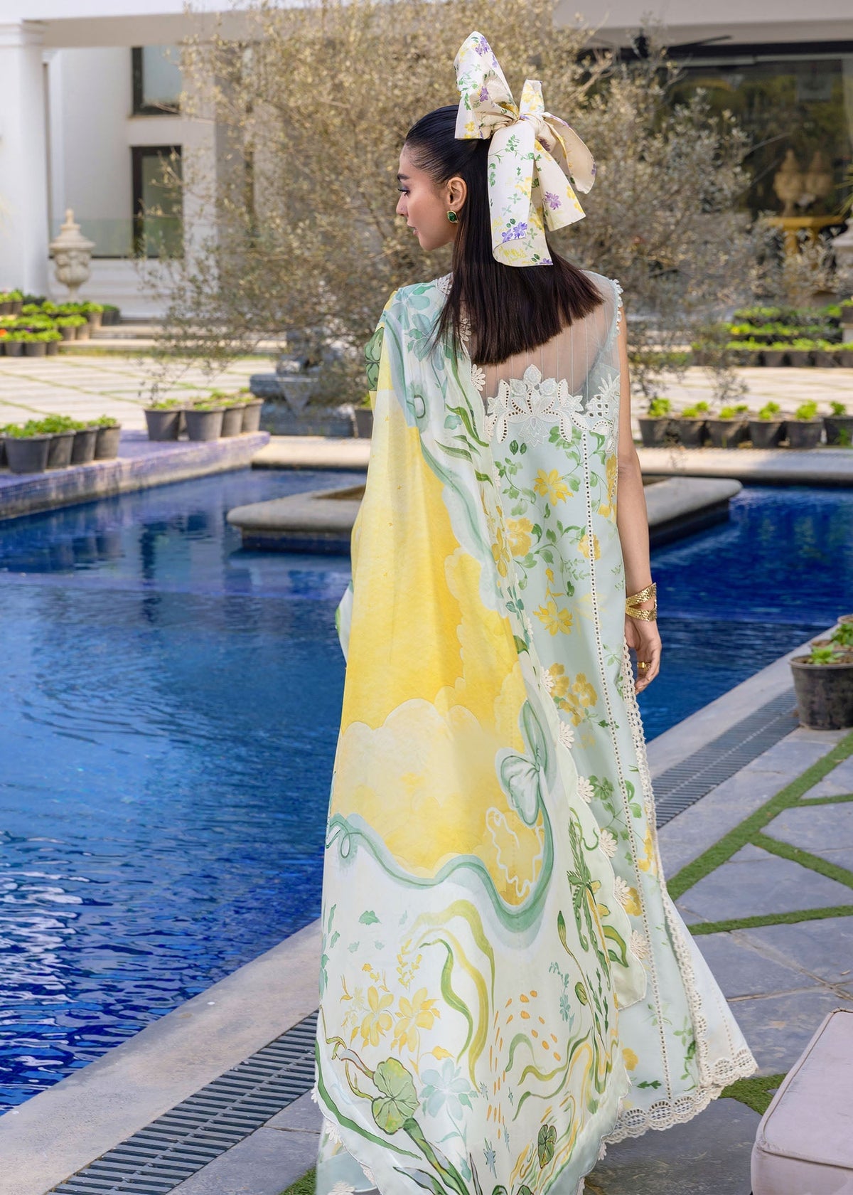 Crimson | flow lawn 26 | TROPIC TEASE - D4B-2