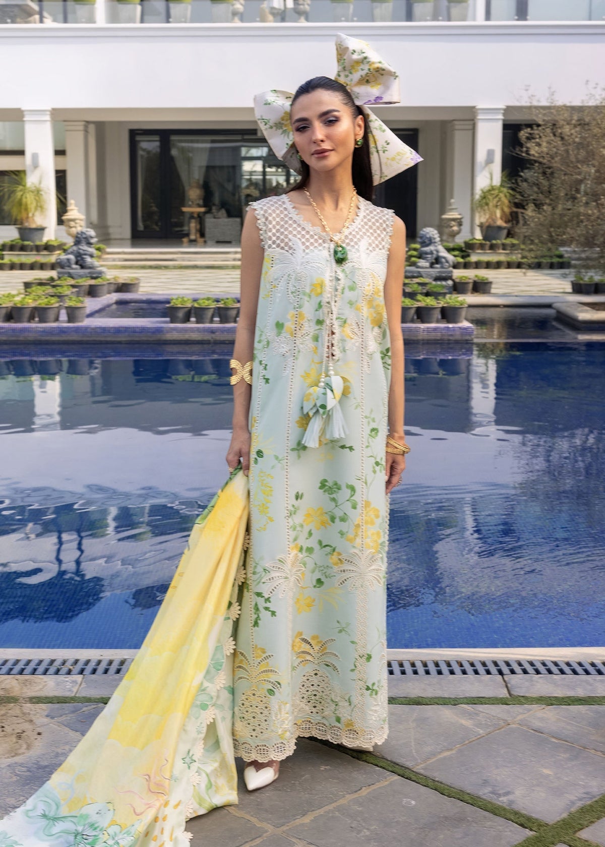 Crimson | flow lawn 26 | TROPIC TEASE - D4B-6