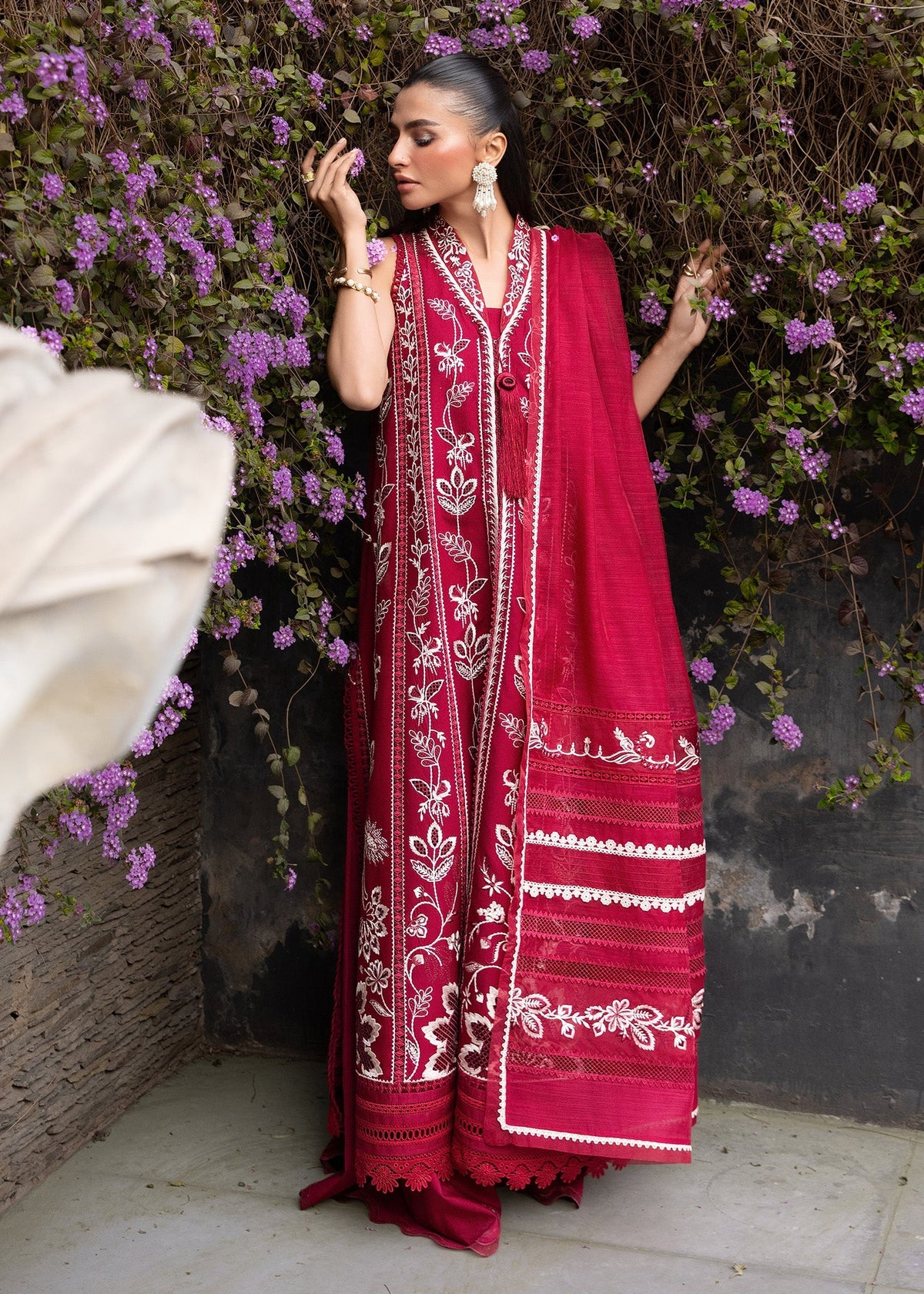 Crimson | flow lawn 26 | A HANDMADE TALE-D5A, image 7