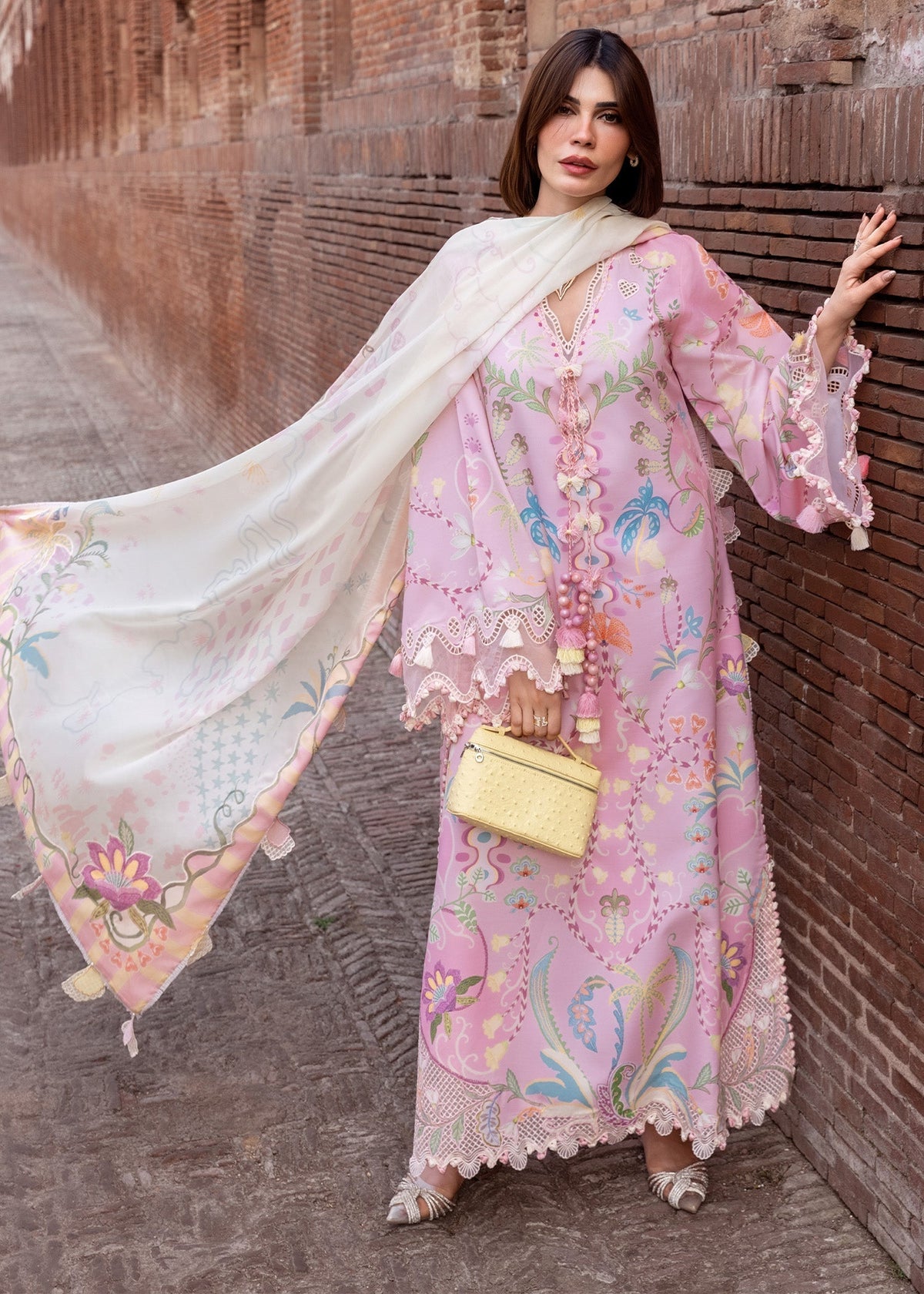 Crimson | flow lawn 26 | OUT OF MANY HEARTS - D6A-5