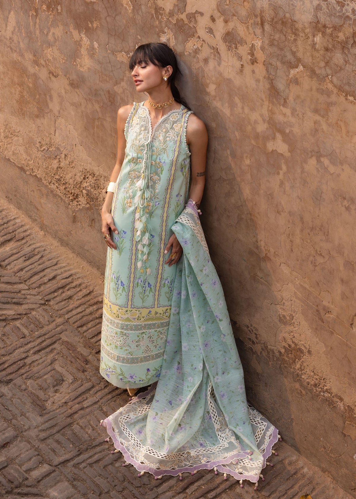 Crimson | flow lawn 26 | SUN-KISSED LETTER-D9B-6