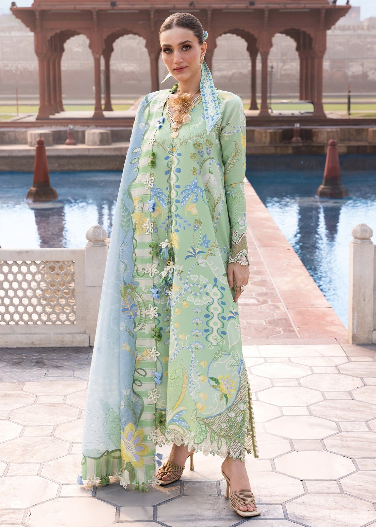 Crimson | flow lawn 26 | OUT OF MANY HEARTS-D6B