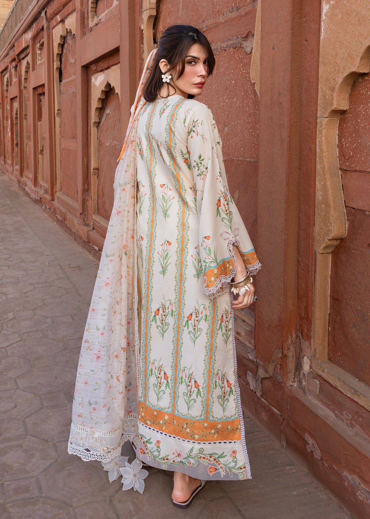 Crimson | flow lawn 26 | SUN-KISSED LETTER-D9A-2