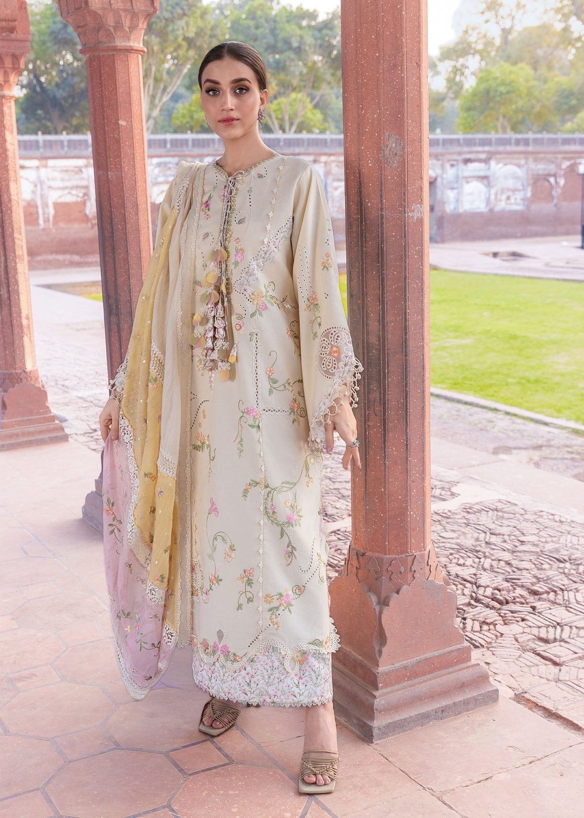 Crimson | flow lawn 26 | MANIFESTED MEADOWS - D7A, image 6