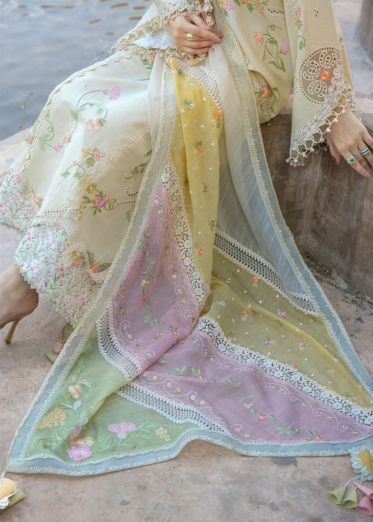 Crimson | flow lawn 26 | MANIFESTED MEADOWS - D7A, image 5