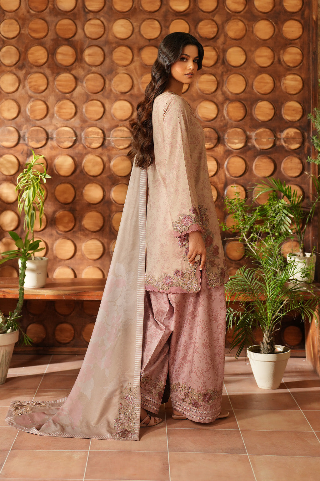 Iznik | Winter 25 | IPF-09, image 2