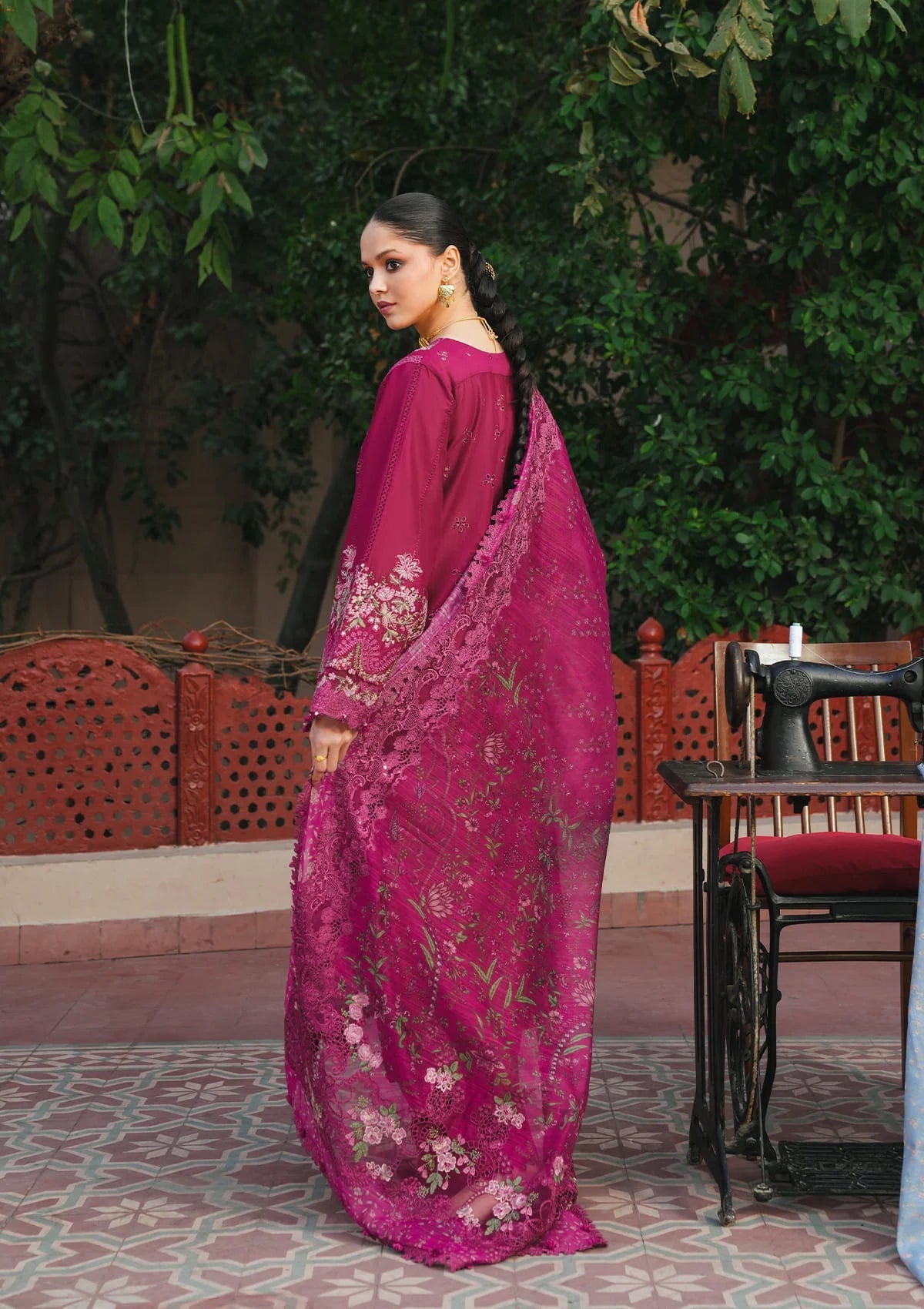 Kahf Premium | Ek Fasana Luxury Lawn 26 | KLB-7A NAVELI, image 2
